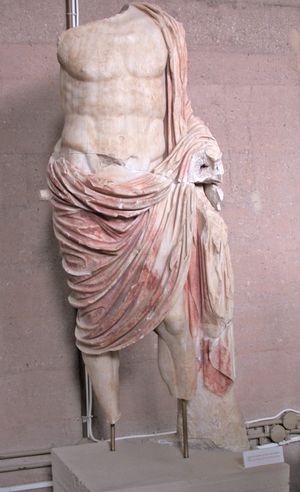 고대 코린토스 고고학 박물관에 소장된 고대 로마 조각상