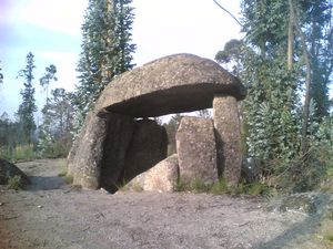 산타 마르타의 돌멘, 풍경을 수놓은 선사 시대 무덤 중 하나