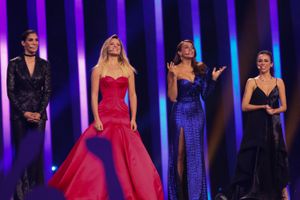 2018년 대회 4명의 사회자, 다니엘라 루아, 실비아 알베르투, 카타리나 푸르타도, 필로메나 카우텔라