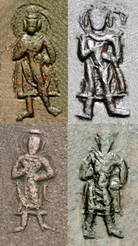 카니슈카의 주화에 묘사된 "석가모니 부처" (전설 ϷΑΚΑΜΑΝΟ ΒΟΔΔΟ "Shakamano Boddo")