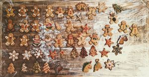 다양한 장식의 갓 구운 진저브레드 인형