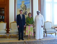 카타르의 수장 하마드 빈 할리파 알사니와 회견하는 마르가레타 부부(2009년 10월 13일)
