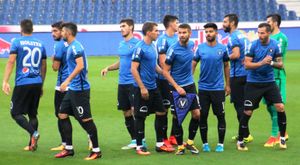 2017년 8월, 레드 불 잘츠부르크와의 UEFA 유로파 리그 예선전에서 비토룰 선수들