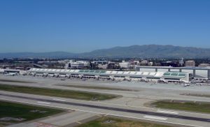 산호세 공항 터미널