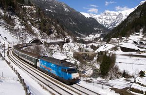 스위스 알프스에 있는 인터레기오 열차