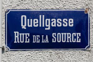 이중 언어 거리 표지판