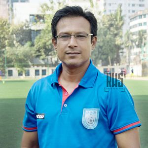 줄피케르 마흐무드 민투는 3년 이상 클럽의 수석 코치 겸 코치였다.