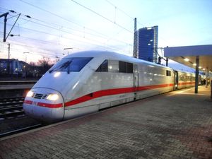 ICE 1이 만하임 중앙역에 정차해 있다