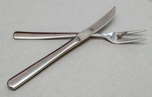 감자 껍질을 벗기는 특수 칼