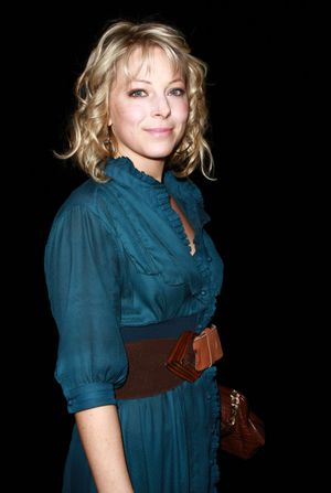 아나스타샤 그리피스가 2008년 1월 31일 뉴욕주 삭스 피프스 애비뉴에서 열린 "립스틱 정글" 시사회에 도착했다.