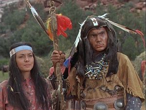 워 드럼스 (1957)에서 질 자민과 존 콜리코스