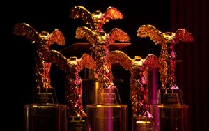 황금 니카 조각상