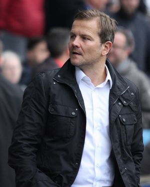 마크 쿠퍼는 전 감독이다.