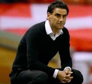 디디에르 톨로는 2020년부터 포 FC를 지도하고 있다.