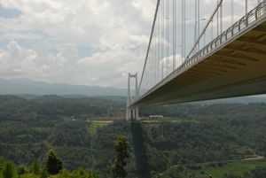 바오텅 고속도로 룽장 특대교