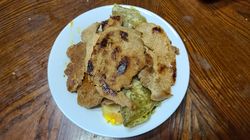 돼지고기 속을 넣은 단빙