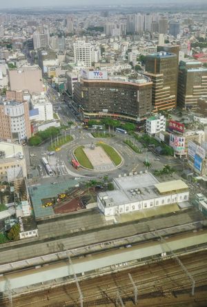 타이난역 앞 역과 로터리