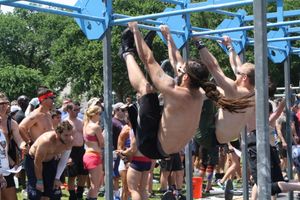 크로스핏에서 사용되는 체조 동작인 토투바