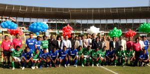 2007–08 I-리그 경기에서 살가오카르 FC와 뎀포의 모습.