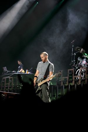 스톡홀름의 글로브 아레나에서 린킨 파크와 함께 공연하는 패럴