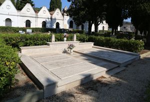 이탈리아 포르토 아주로에 있는 추모비