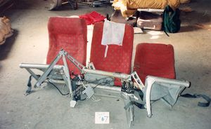 항공기 좌석의 구조적 한계가 승객 부상에 기여했다.