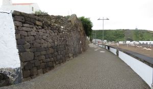 프라이아 다 비토리아 옛 성벽