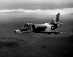 A-4H (1968년 촬영)미국 내 시험 비행 시 촬영되어 미군 국적 마크가 부착되어 있다.
