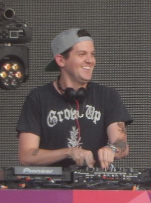 2014년 공연하는 프랜시스