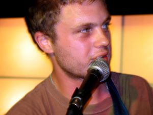 2007년 마드리드에서 페고다와 함께 공연하는 피트