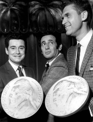 필빈 (왼쪽)은 1969년 The Joey Bishop Show에서 조이 비숍과 조니 만과 함께 출연했다.