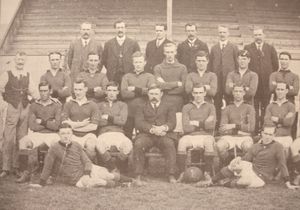 1913-14 시즌 배리 AFC 팀 사진 (선수 및 임원 포함)