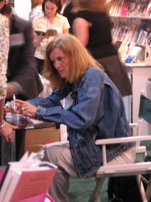 2007년 서적 사인회에서 파운드스톤