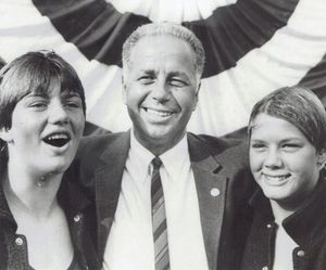 Chavoor, 68명의 올림픽 선수와 함께 S. 페더슨 (좌) 및 마이어(우)