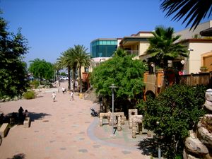 캘리포니아주, 레이크 포레스트에 있는 새들백 교회 어린이 건물