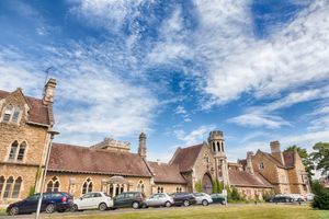 프랜시스 클로즈 홀 캠퍼스 정문