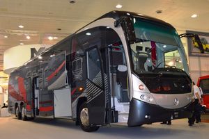 이집트에서 조립된 현대식 MCV 600 3축 럭셔리 코치.