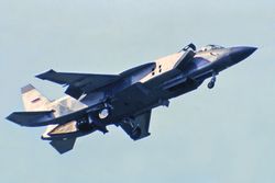 호버링 중인 야크-141(1992년 판보로 국제 에어쇼에서의 전시 비행)