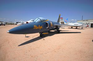 블루 엔젤스(Blue Angels) F-11 타이거. 애리조나주 피마 항공우주 박물관(Pima Air & Space Museum) 소재.