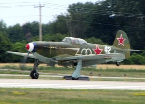 Yak-9 레이서