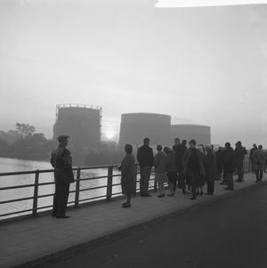 1965년 10월 21일 혜성의 출현을 기다리는 암스테르담의 구경꾼들