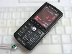 소니 에릭슨 K750i, 2005년 출시