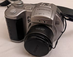 소니 마비카 CD400, 전면