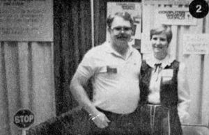 1982년 웨스트 코스트 컴퓨터 페어에서 러셀 시프와 수잔 시프