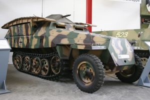 Sd.Kfz. 251/7 "Pionierpanzerwagen"