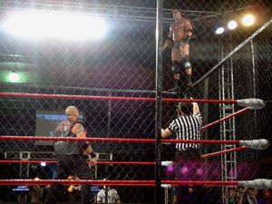 2011년 히스테리아 보리쿠아에서 사비오 베가와의 첫 방어전