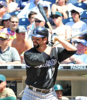 2009년 샌디에이고 파드리스와의 경기에서 타석에 들어선 헬튼