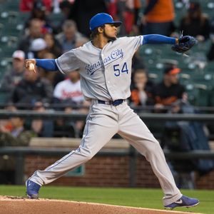 캔자스시티 로열스에서 투구하는 산타나