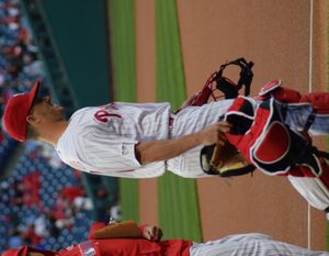 J.T. 리얼무토는 10회말에 필라델피아 필리스의 결승 홈런을 쳤다.