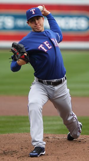 2011 시즌 중 투구하는 홀랜드